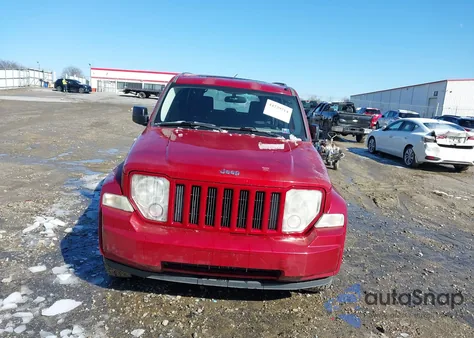 2010 Jeep Liberty Sport z USA, uszkodzony, nr VIN 1J4PN2GK3AW135856